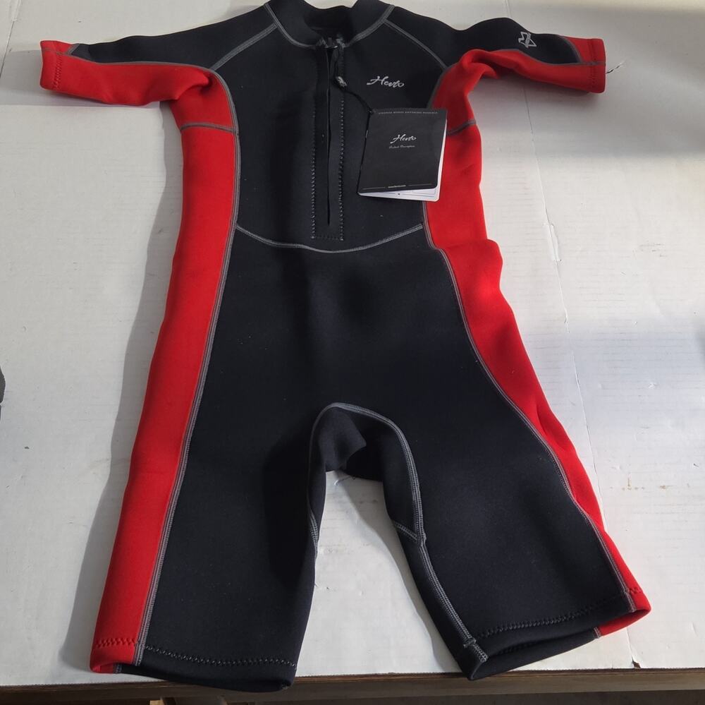 HEVTO Youth Neoprene Shorty Wetsuit Black/Red Size 14 Slim 90/10 Blend Unisex
